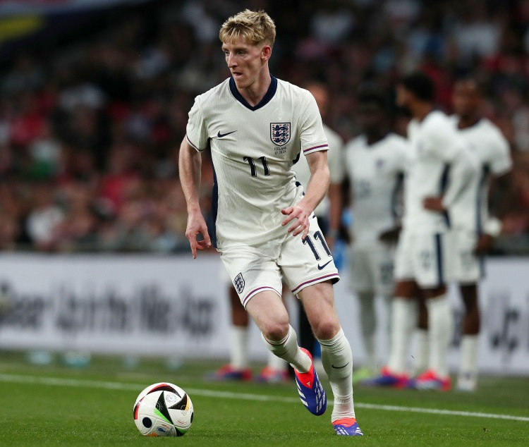 德天空:拜仁不截胡,戈登转会巴萨预计今晚达成,总价8000万欧 德天空:拜仁不截胡,戈登转会巴萨预计今晚达成,总价8000万欧