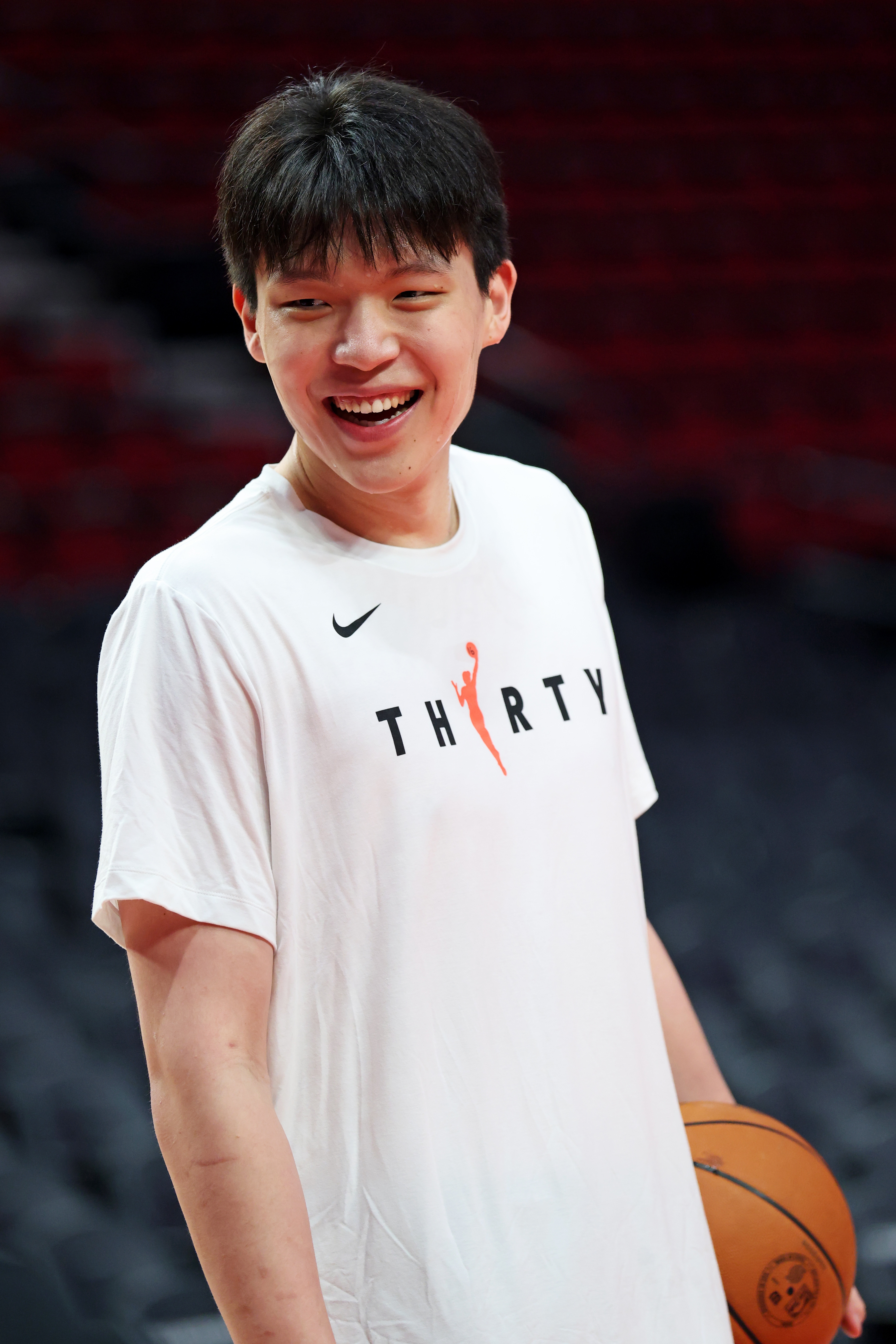 杨瀚森游戏段位太低，前翻译透露需用小号才能开黑