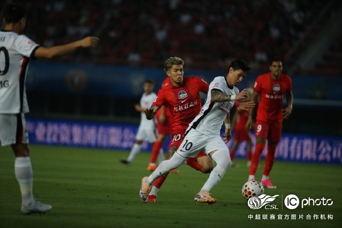 李新翔扳平+让·克劳德替补头槌 海港2-1客胜河南 李新翔扳平+让·克劳德替补头槌 海港2-1客胜河南