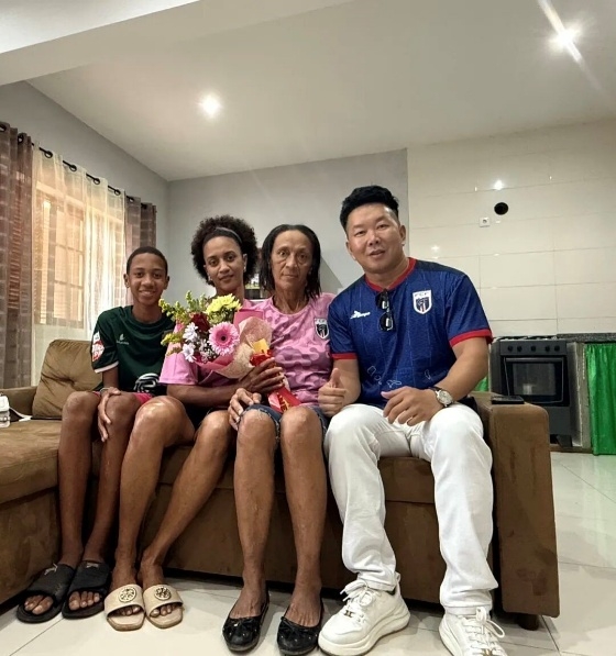 华人慈善会长指佛得角门将沃齐尼亚40岁不碰烟酒 婉拒国足热身说法存疑 华人慈善会长指佛得角门将沃齐尼亚40岁不碰烟酒 婉拒国足热身说法存疑