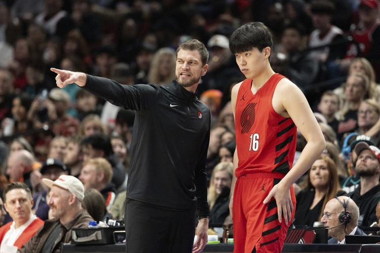 斯普利特曝保护策略:杨瀚森未达NBA标准,场均7分钟非偶然 斯普利特曝保护策略:杨瀚森未达NBA标准,场均7分钟非偶然
