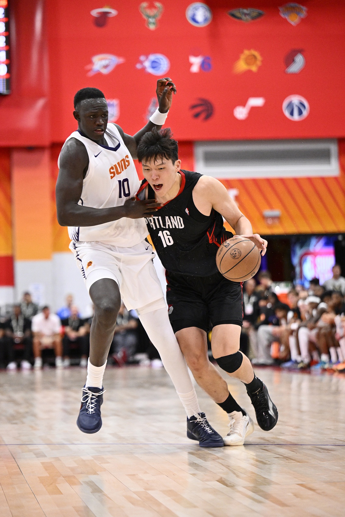 美媒评杨瀚森夏联对位:力量对抗遭马卢阿奇完爆 21岁合同仅一年保障