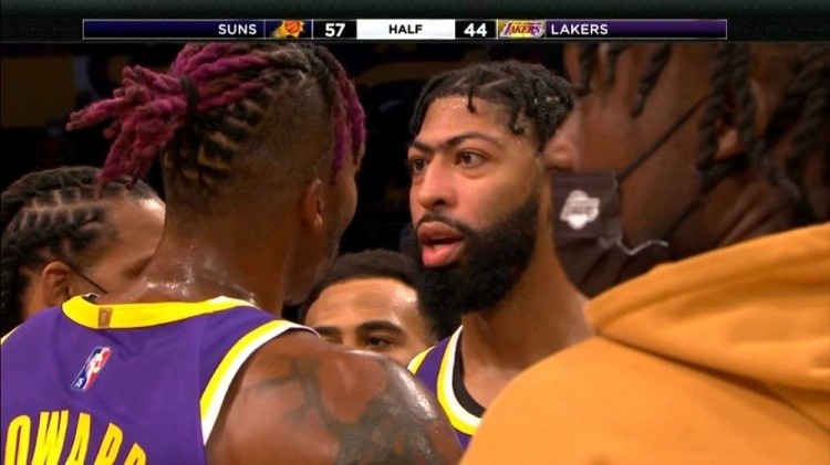 阿德巴约赌城拳击希罗面部,NBA队友反目编年史再添新章 阿德巴约赌城拳击希罗面部,NBA队友反目编年史再添新章