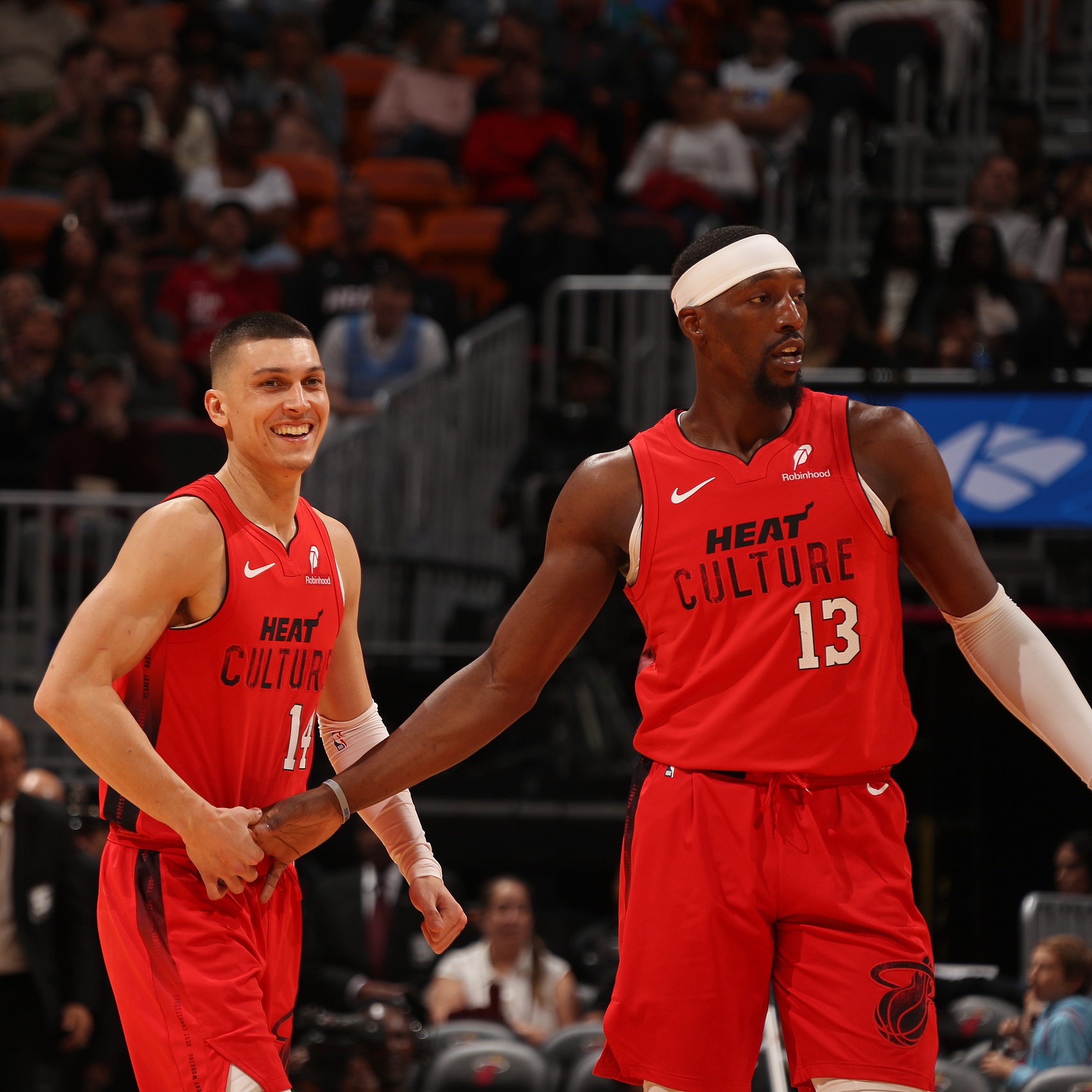 阿德巴约赌城拳击希罗面部,NBA队友反目编年史再添新章