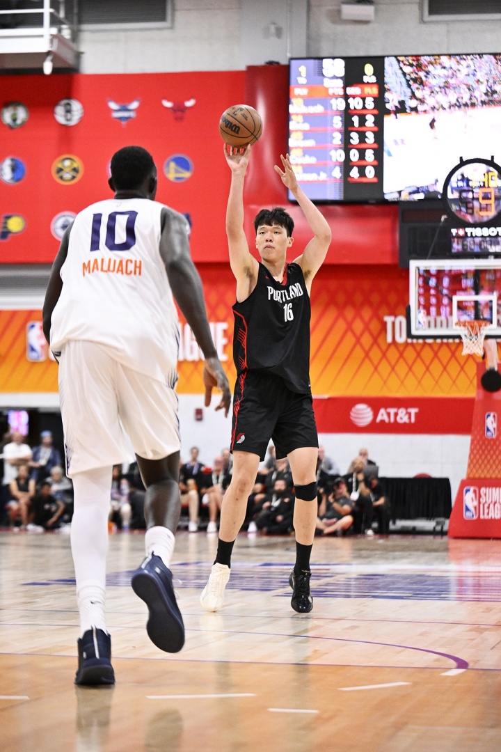 马卢阿奇谈杨瀚森:他进步很大,信心和球商都出众