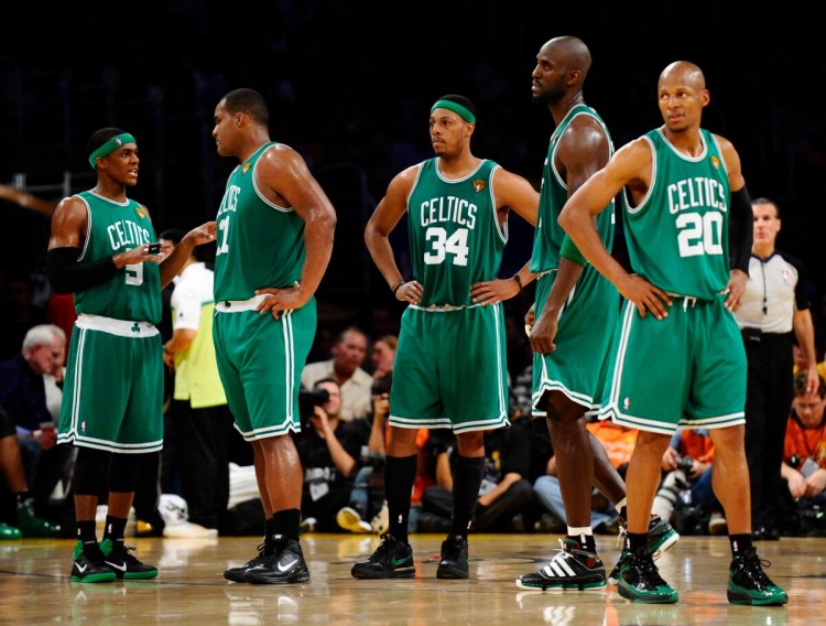 热火内讧!阿德巴约训练场拳击希罗面部,NBA队友反目史再添新章 热火内讧!阿德巴约训练场拳击希罗面部,NBA队友反目史再添新章