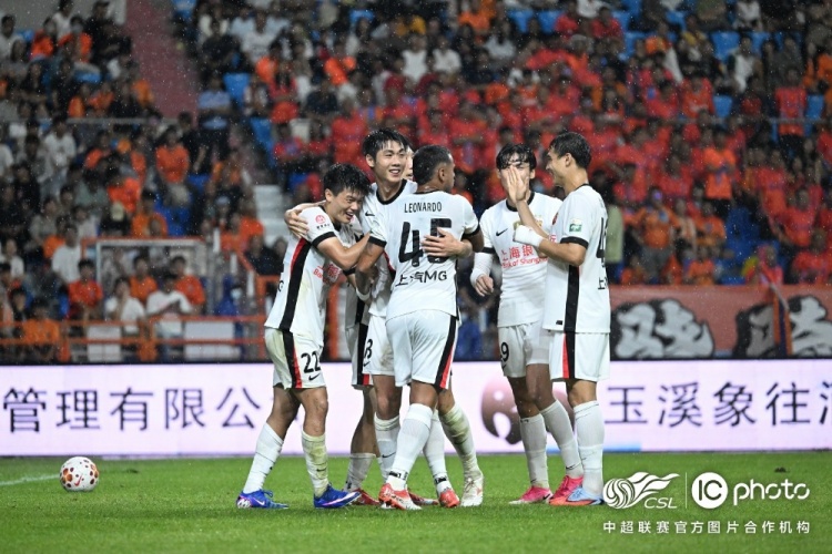 两球领先遭扳平 海港客场2-2玉昆