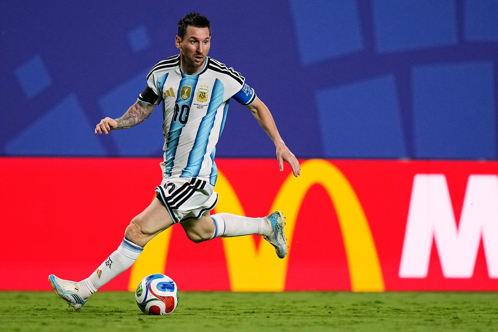 FIFA实力榜:姆巴佩进攻第一 梅西创造力登顶 罗德里防守称王