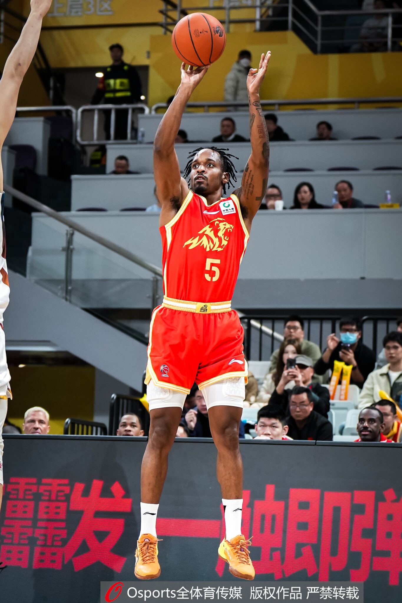 CBA外援优先续约权名单出炉:上海锁洛夫顿古德温,广东签萨姆纳奎因 CBA外援优先续约权名单出炉:上海锁洛夫顿古德温,广东签萨姆纳奎因