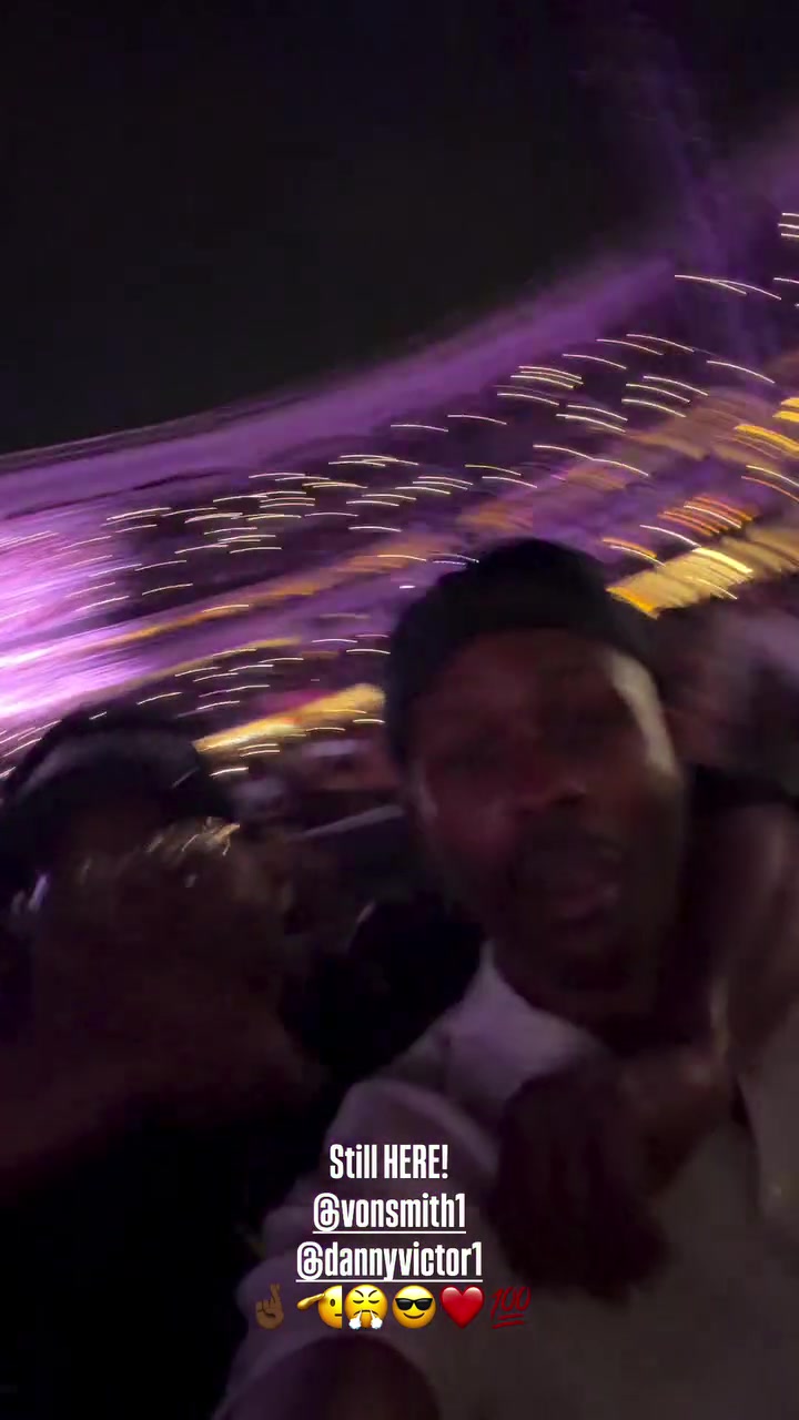 詹姆斯塔图姆内场看Jay-Z 米切尔独坐上层看台 詹姆斯塔图姆内场看Jay-Z 米切尔独坐上层看台