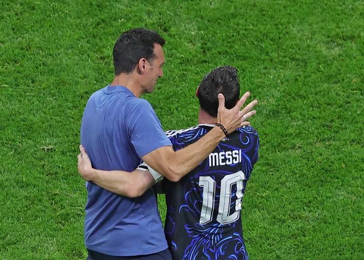 加时1-0力克十人阿根廷,西班牙时隔16年再夺世界杯冠军 加时1-0力克十人阿根廷,西班牙时隔16年再夺世界杯冠军