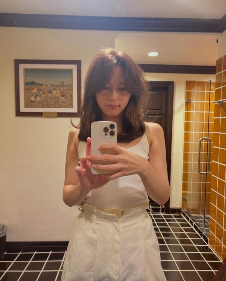 文春独家：板仓滉与川口春奈姐弟恋 女方曾为爱飞荷兰