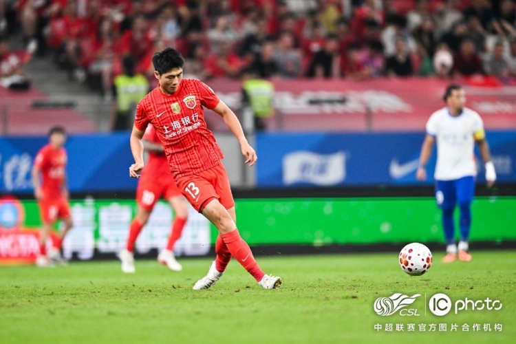 三球被吹+点球被扑 海港0-1不敌十人泰山