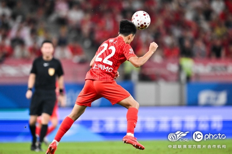 三球被吹+点球被扑 海港0-1不敌十人泰山