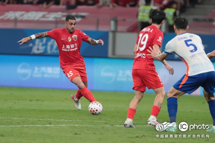三球被吹+点球被扑 海港0-1不敌十人泰山