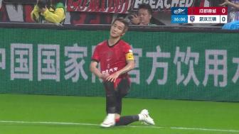 韦世豪89分钟点射救主 蓉城1-1三镇遭遇联赛5连平 韦世豪89分钟点射救主 蓉城1-1三镇遭遇联赛5连平