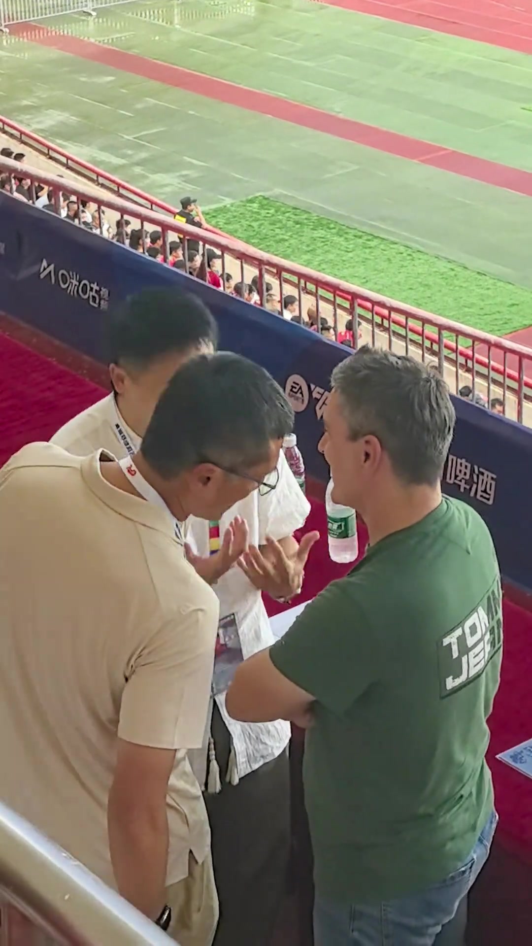 国足U23双主帅航海体育场碰头 河南1-1大连英博 国足U23双主帅航海体育场碰头 河南1-1大连英博