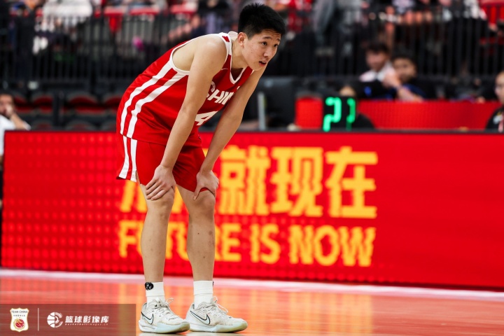 中国U18男篮力克清华附中 张宇辰赛后发博:重逢,爱你们❤️ 中国U18男篮力克清华附中 张宇辰赛后发博:重逢,爱你们❤️
